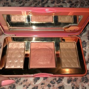 Too Faced Sweet Peach Glow